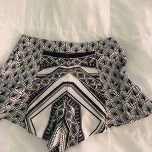 LF flowy geometric pattern shorts